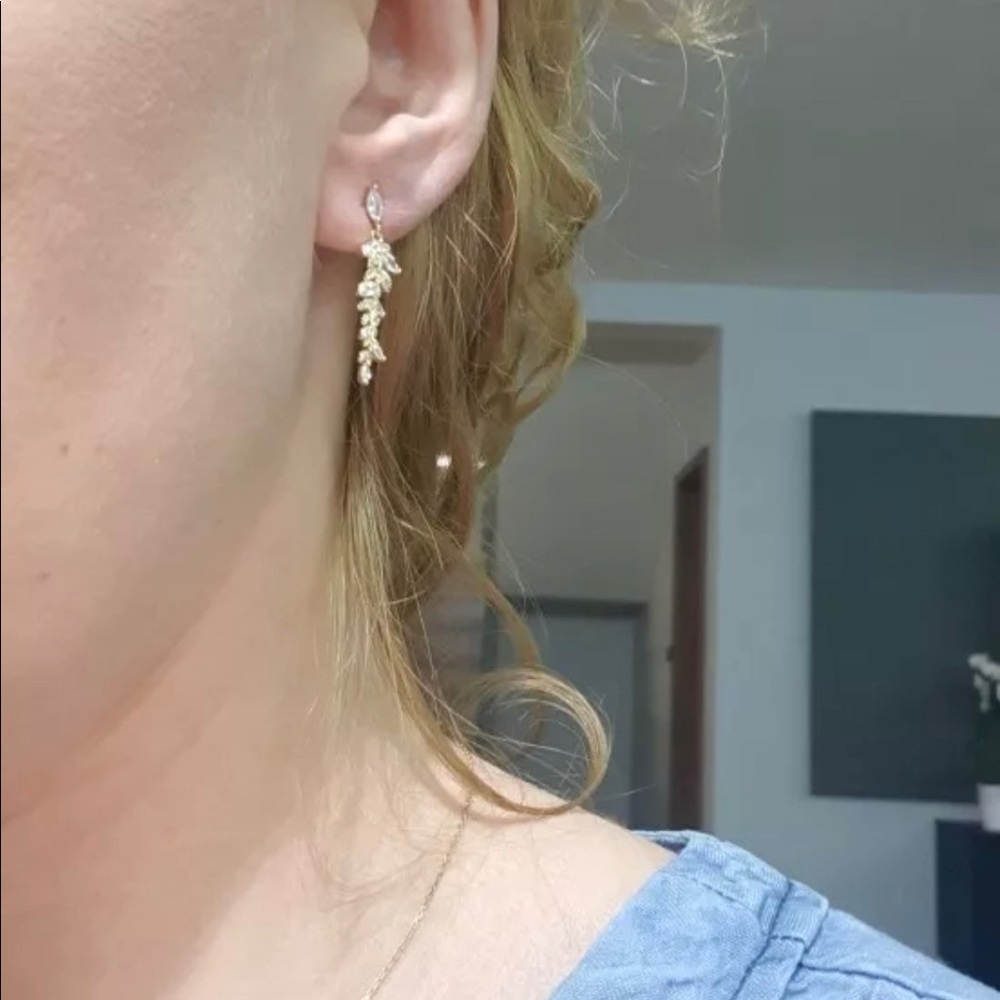New 18k Gold Diamond Leaves Earrings - Picture 6 of 8